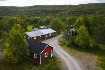 Фото номера Двухместный номер с 1 кроватью и ванной комнатой Курортные отели Holiday Village Nuorgamin Lomakeskus г. Нуоргам 3